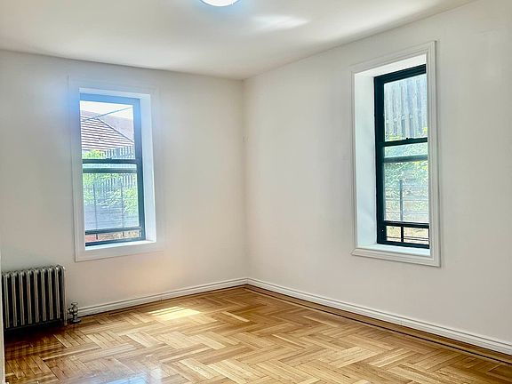 4th image of 225 E Mosholu Pkwy N APT 1E