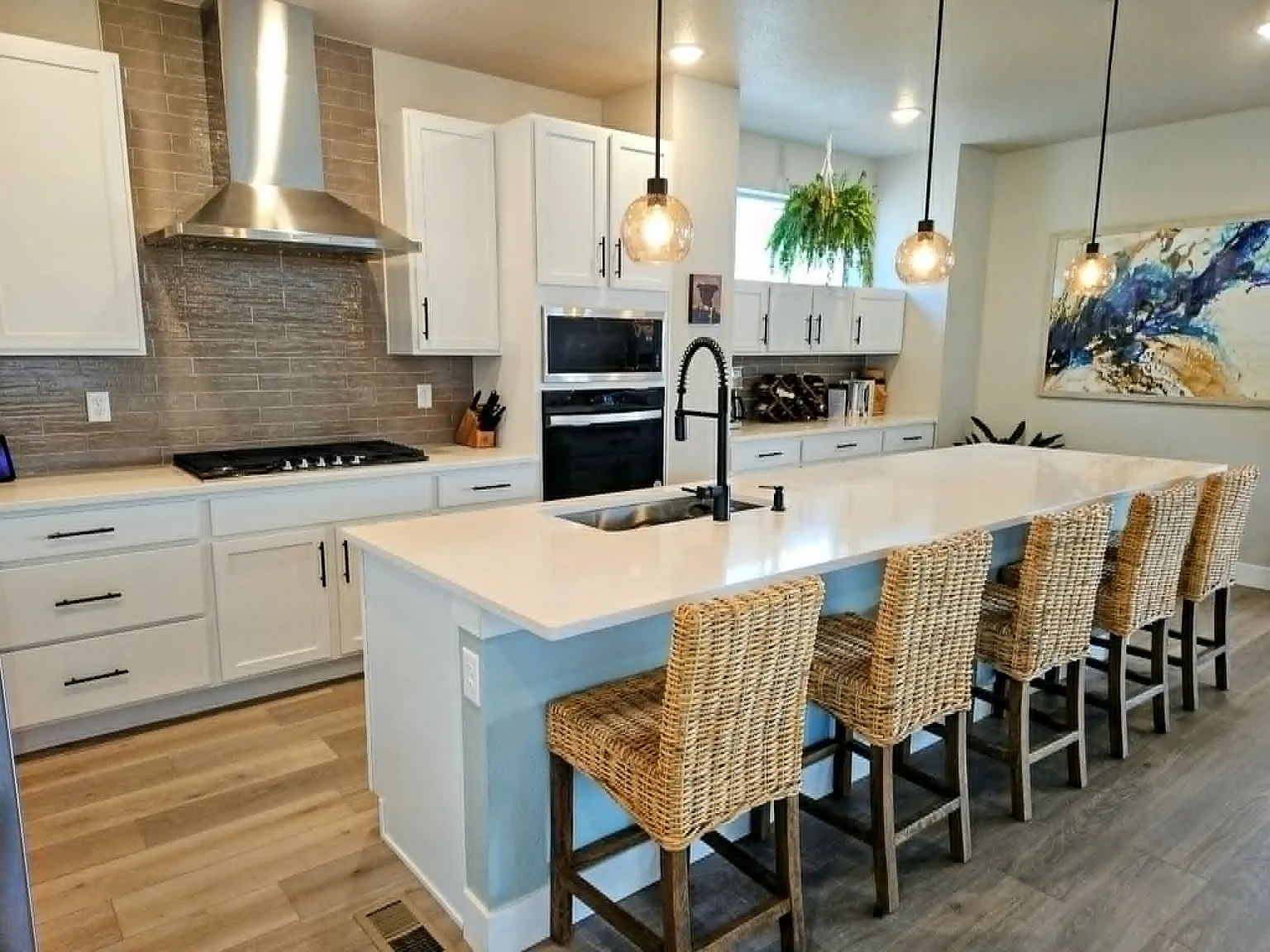 3 bed, 2197 sqft, $800 — Photo 2