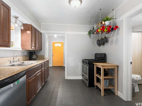 5th image of 259 E Truman Ave