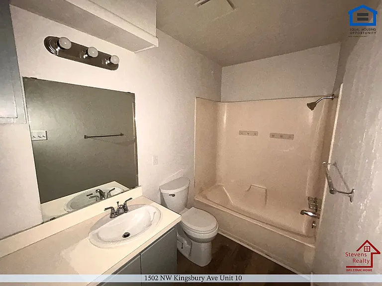 Amber Apartments — Photo 40