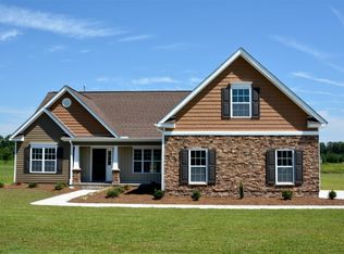 109 Plantation Creek Dr, Vanceboro, NC 28586