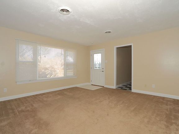 4th image of 1355 Loveland Dr