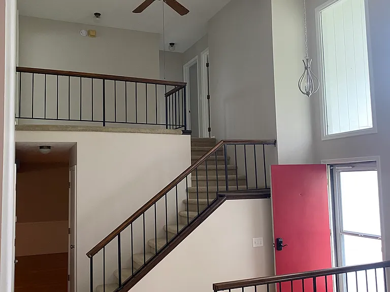 814 Gayle St — Photo 3