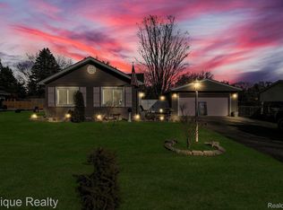 5280 Cecelia Ann Ave, Clarkston, MI 48346