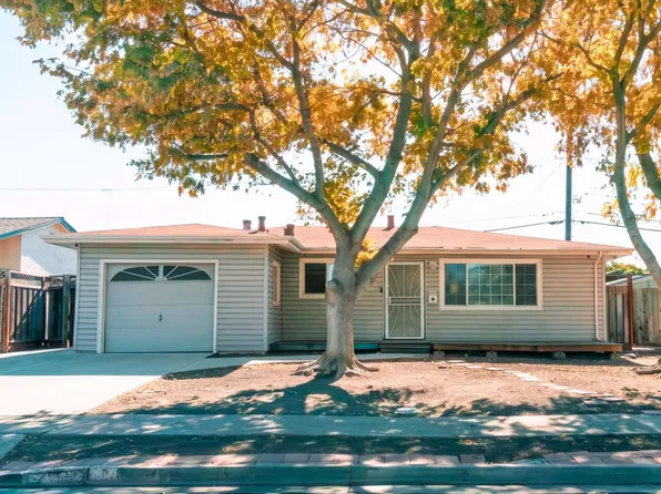 2558 Moraine Dr, Santa Clara, CA 95051