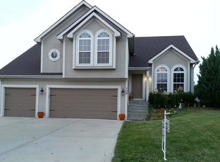 708 Holt Dr, Liberty, MO 64068