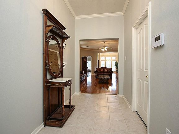 3rd image of 3803 Garden Way
