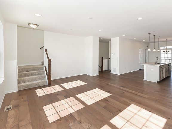3rd image of 2523 Huntleigh Ln #2.02