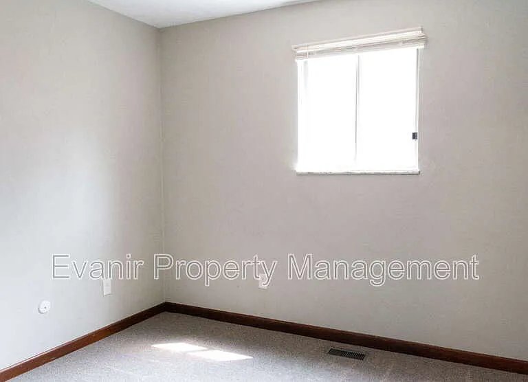 3164 Honeysuckle Dr — Photo 10