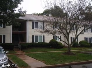 48 Norwich Pl, Somerset, NJ 08873