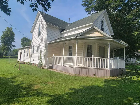 920 E Union St, Nokomis, IL 62075