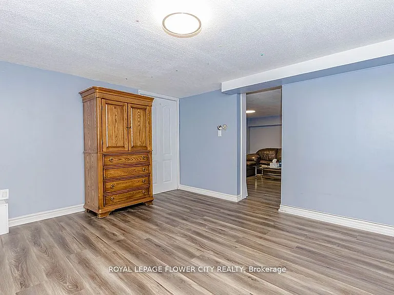 37 Warwick Rd — Photo 40