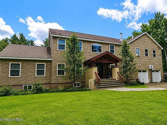 2nd image of 11 Vining Heights Road