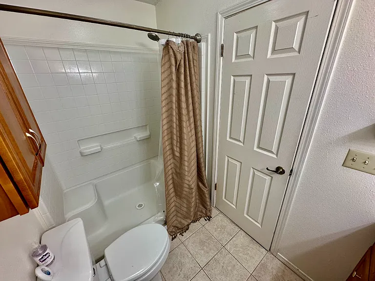 4063 N Sunnyside Ave — Photo 23