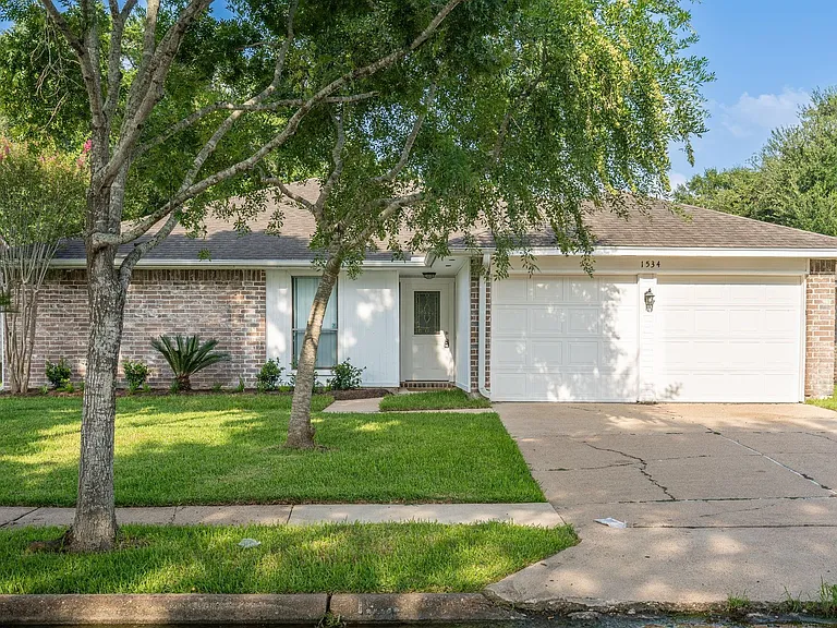 1534 Vickery Dr — Photo 1