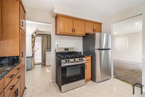 3 bed, 1100 sqft, $1,700 — Photo 4