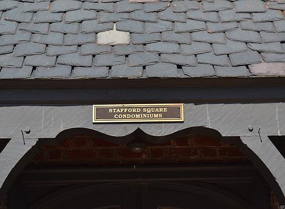 5th image of 210 N Stafford Ave
