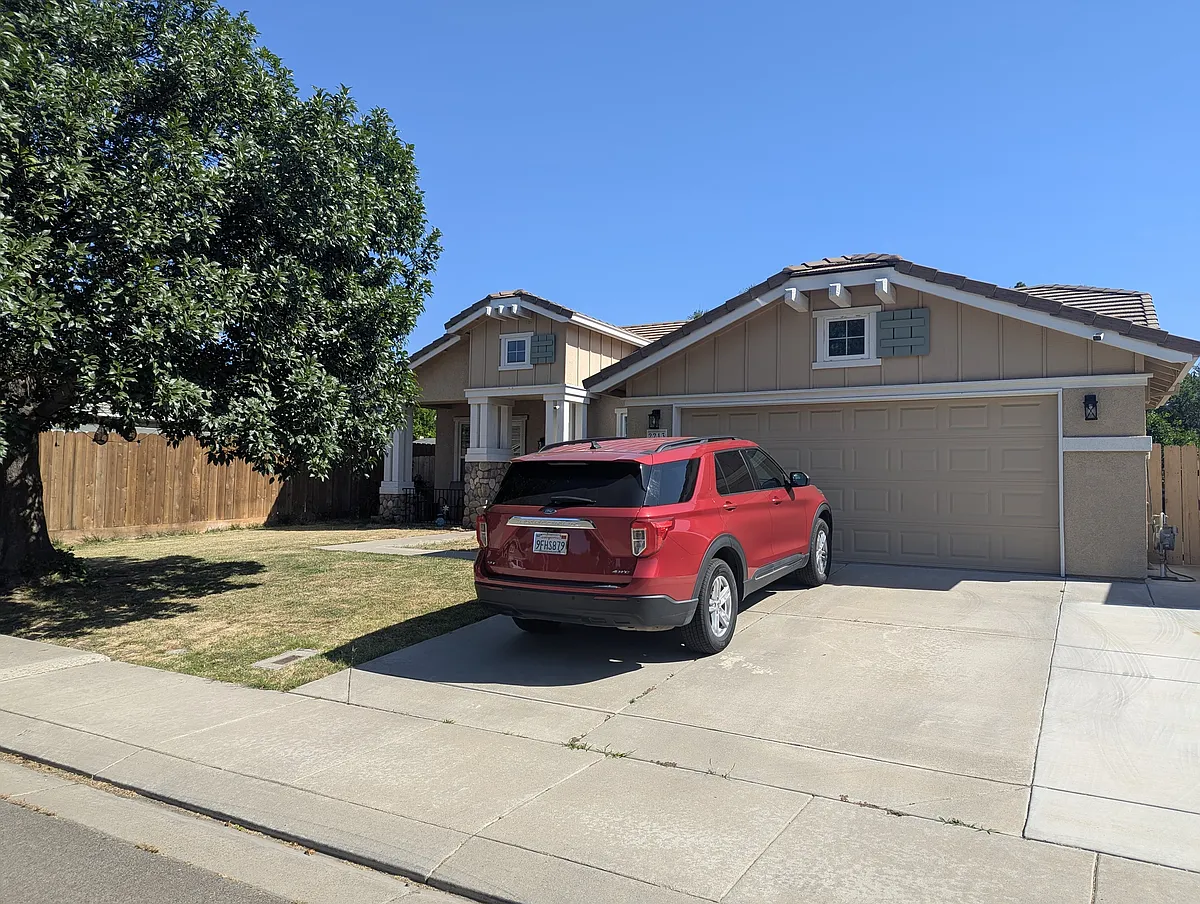 Building Photo - 2213 Calero Dr