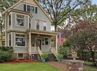 1241 Maple Ave, Wilmette, IL 60091