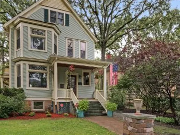 1241 Maple Ave, Wilmette, IL 60091