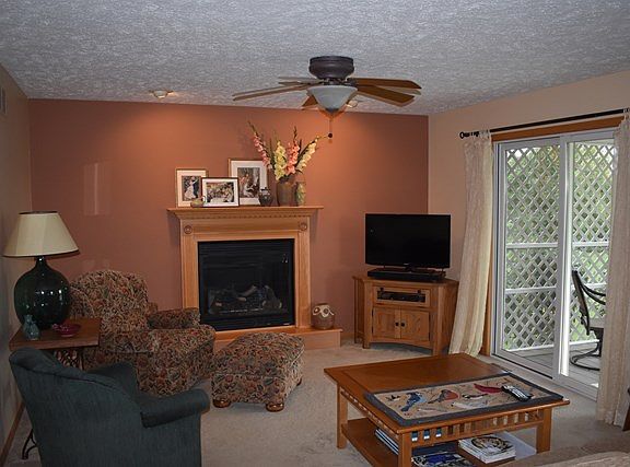 4th image of 923 Red Oak Dr