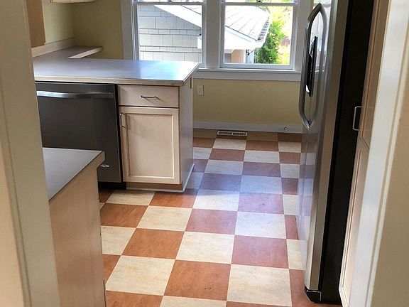 5th image of 8041 Brooklyn Ave NE