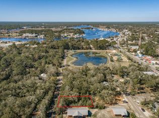 704 SE Avenue D, Carrabelle, FL 32322