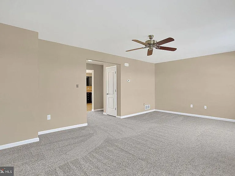 6395 Creekbend Dr — Photo 9