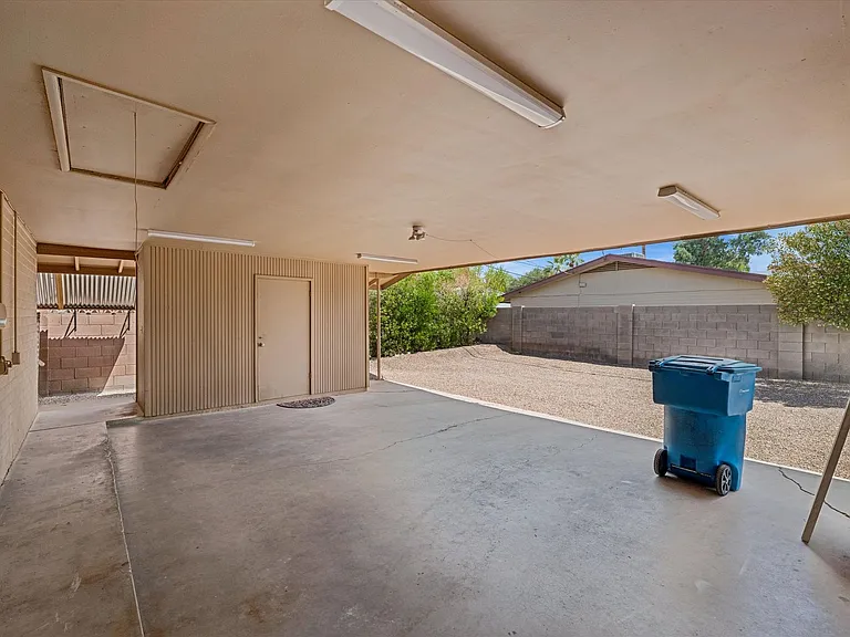 4819 E Cambridge Ave — Photo 35