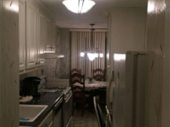 3rd image of 2928 W 5 St 4r #0