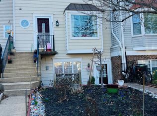4166 Dawn Valley Ct #83D, Chantilly, VA 20151