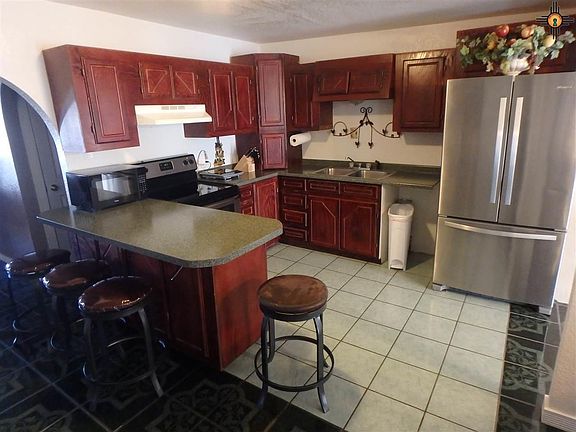 4th image of 1540 N Denson Dr