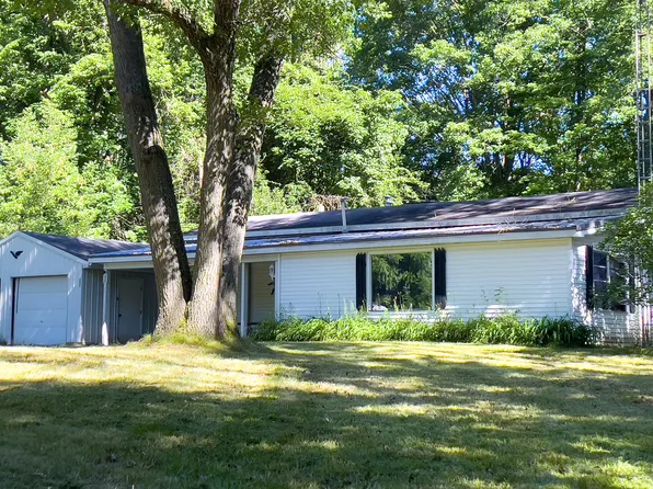 355 N Dodge Lake Ave, Harrison, MI 48625