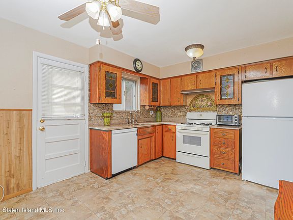 4th image of 472 Elverton Ave