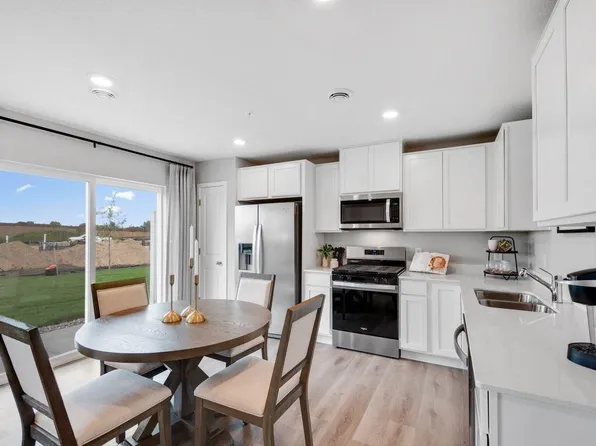 13728 Kaylemore Trl, Rosemount, MN 55068