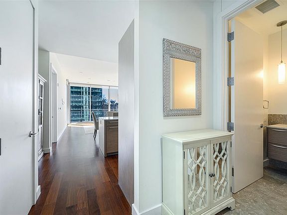 2nd image of 2900 McKinnon St APT 803