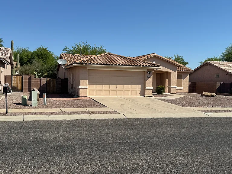 2542 W Brandy Crest Dr — Photo 3