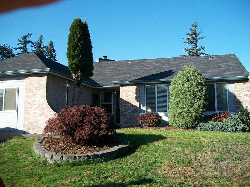 Nicely updated rambler with extra large corner lot