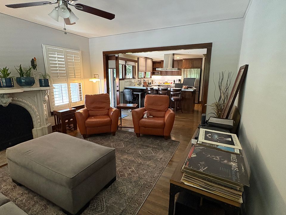 FRONT ROOM