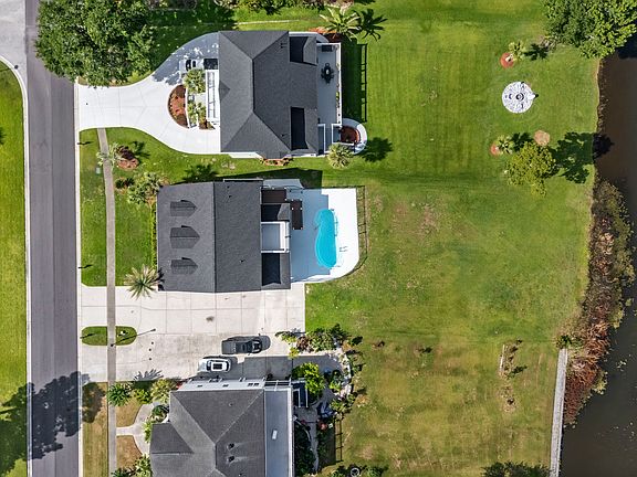 3rd image of 1733 Indigo Island Dr