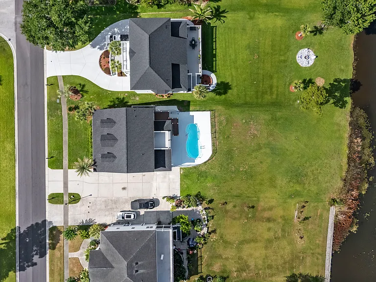 1733 Indigo Island Dr — Photo 3