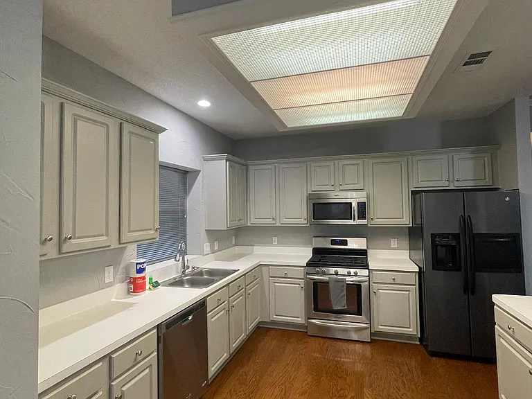2407 Winding Hollow Ln — Photo 17