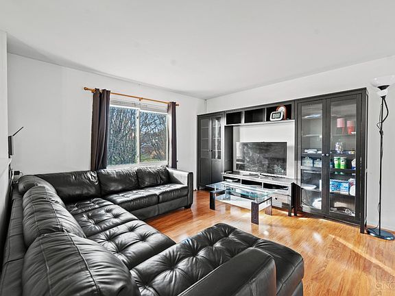 5th image of 11438 Dehaviland Dr