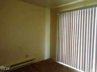 207 Summit Rdg APT A, White Lake, MI 48386