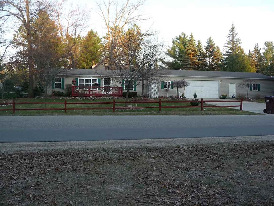 1st image of 2240 Lake St