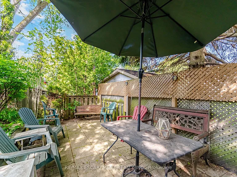 1926 Reiss Ct — Photo 46