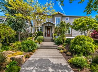 2556 27th Ave W, Seattle, WA 98199