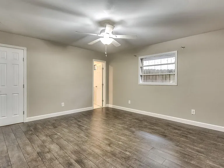 9006 Dunlap St — Photo 26