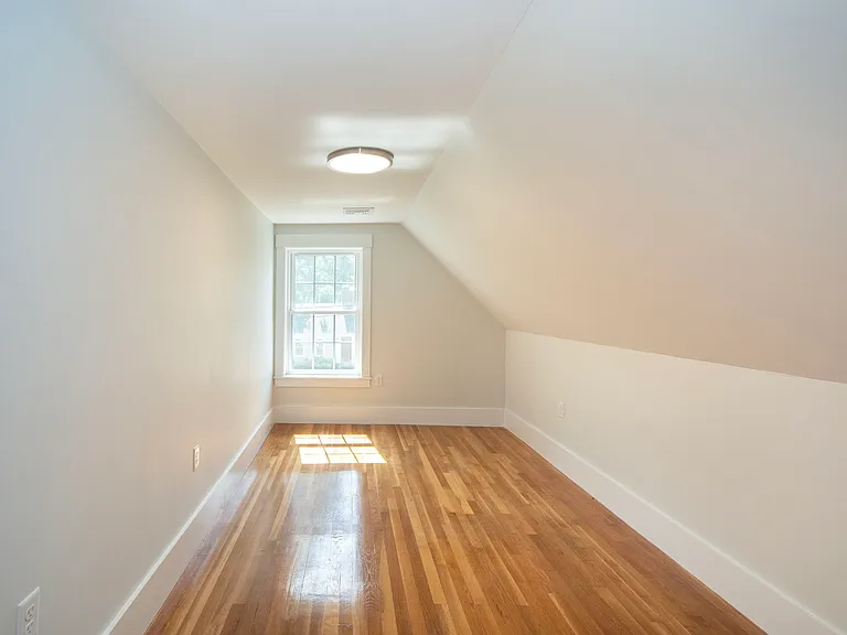 215 Gardner St #2 — Photo 10