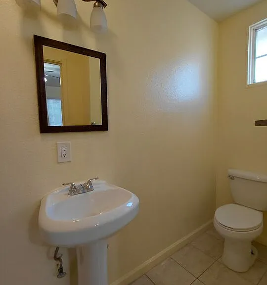 1111 E St #4 — Photo 7